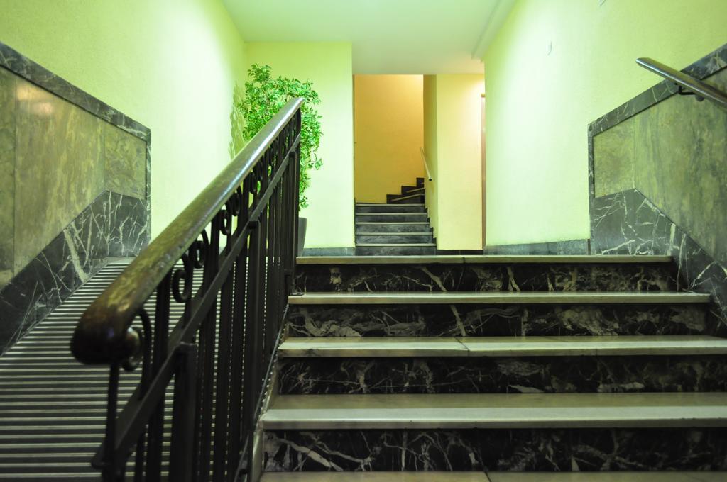 Hostal Londres レオン エクステリア 写真