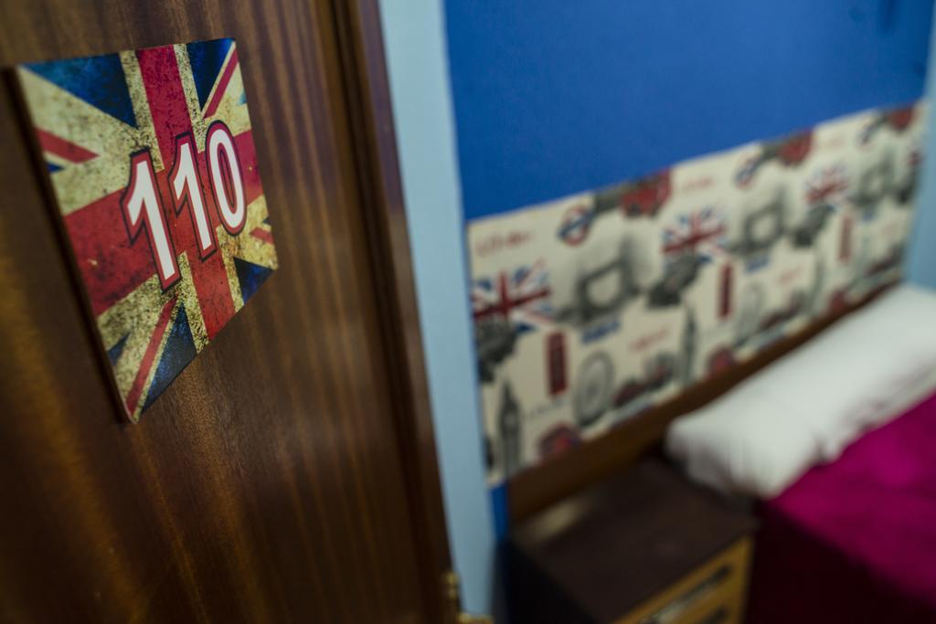 Hostal Londres レオン エクステリア 写真