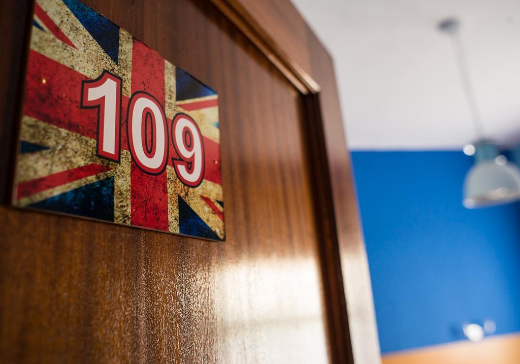 Hostal Londres レオン エクステリア 写真