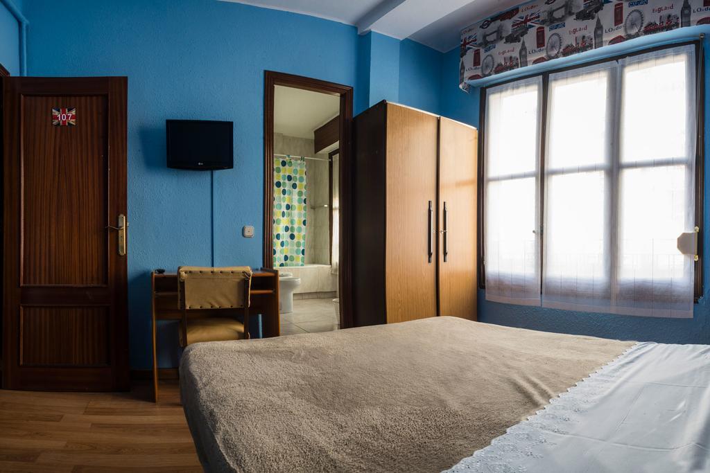 Hostal Londres レオン エクステリア 写真