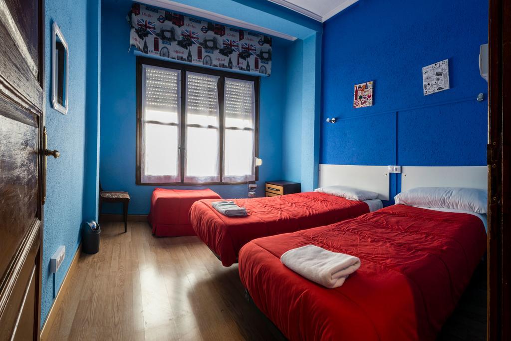 Hostal Londres レオン エクステリア 写真